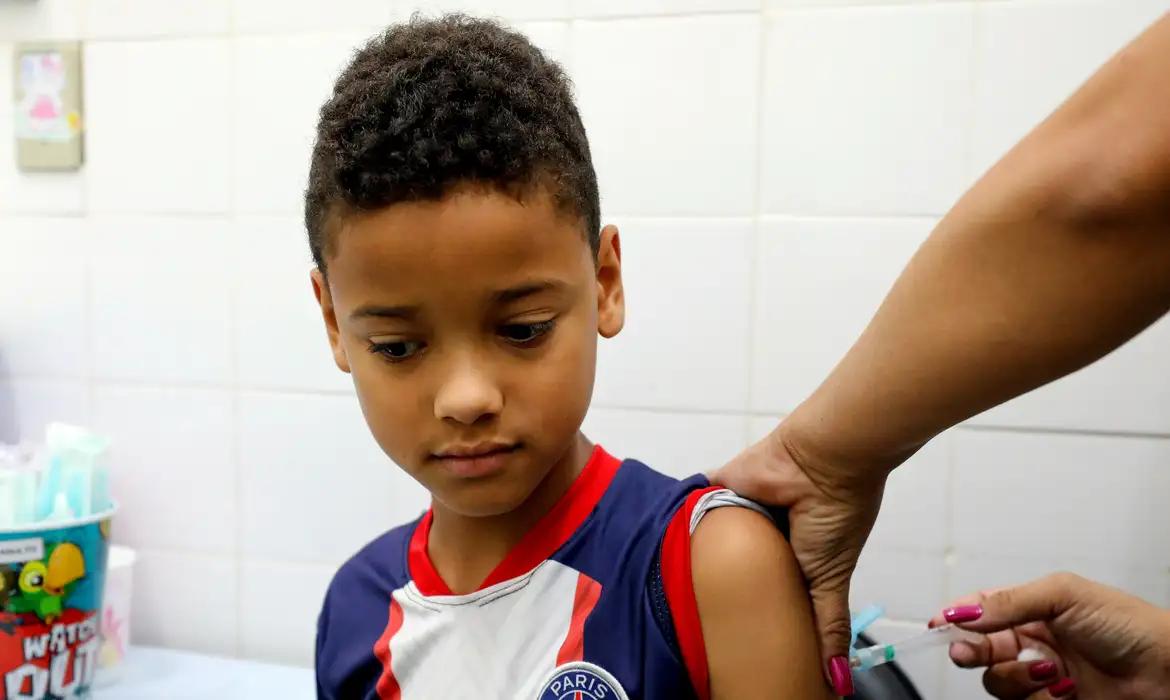 Saúde amplia vacinação contra a dengue para mais 154 municípios (Paulo H. Carvalho/Agência Brasl)