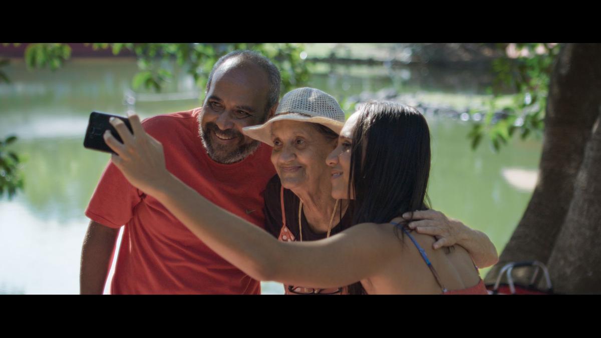 O filme conecta gerações mostrando histórias de amor, transformação e aprendizado. (Reprodução)
