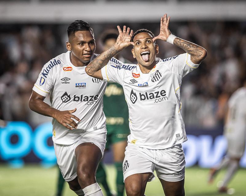 Otero durante comemoração do gol que deu a vitória ao Santos na semifinal do Paulistão contra o Palmeiras (Raul Baretta/ Santos FC)