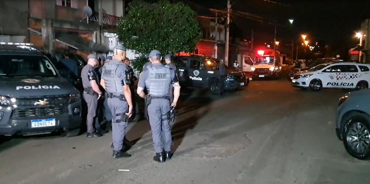 A ação policial foi ininterrupta desde o primeiro ataque em São Pedro, com as autoridades realizando buscas pela região (Divulgação)