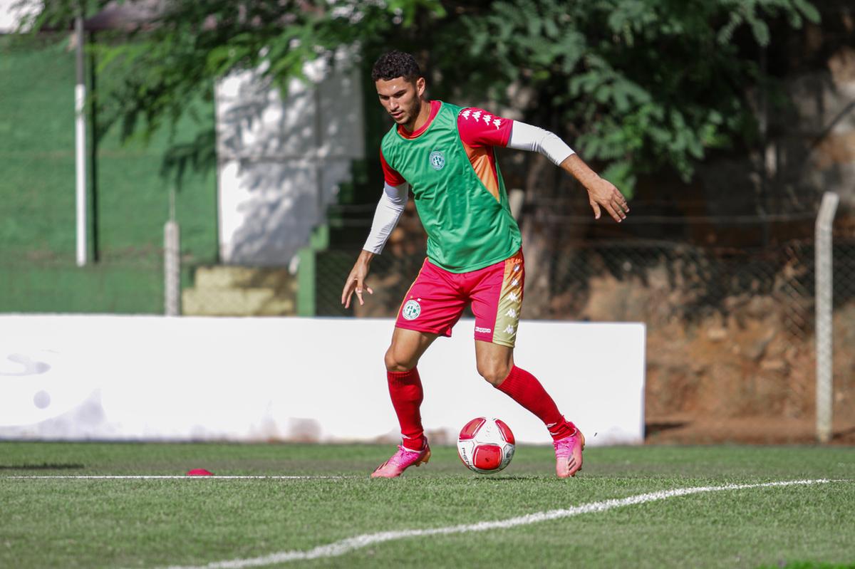 Márcio Silva rompeu ligamento do joelho e está fora da temporada (Raphael Silvestre/Guarani FC)
