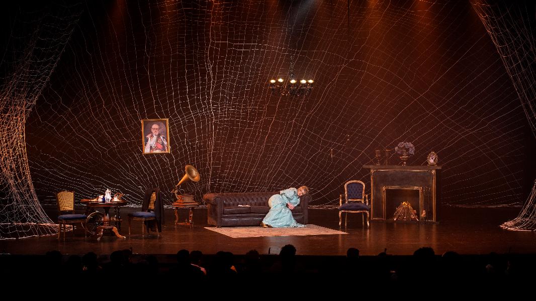 Jô Soares atuou na direção de ‘Gaslight, uma Relação Tóxica’, acompanhando de perto a concepção da encenação, além de trabalhar na tradução e adaptação do filme, de 1944, para o teatro (Priscila Prade)