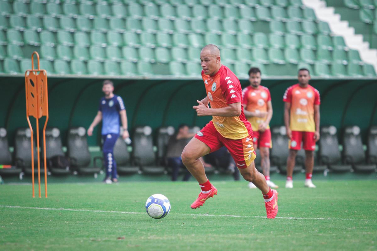 Caio Dantas é um dos oito reforços anunciados até agora pelo alviverde (Raphael Silvestre/Guarani FC)