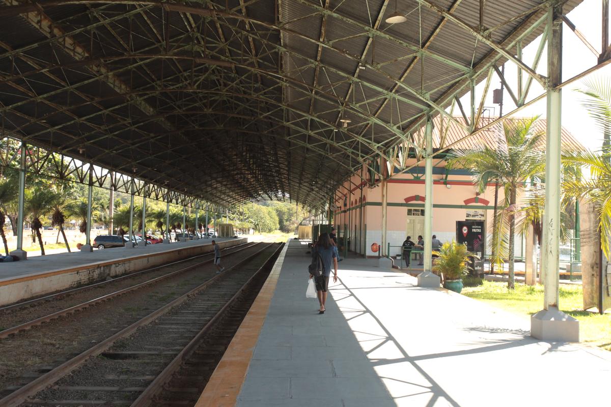 O projeto do Trem Intermetropolitano inclui a construção de uma nova estação de passageiros em Valinhos, mas a antiga (foto) também receberá intervenções no entorno (Rodrigo Zanotto)