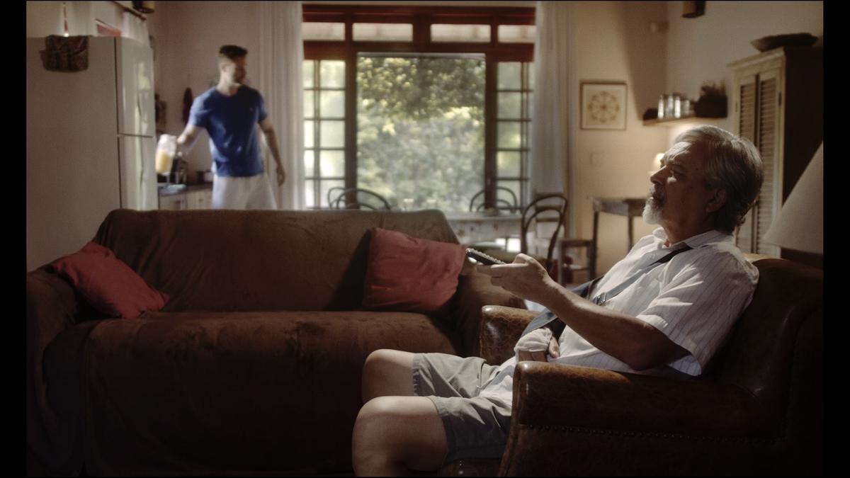 No curta-metragem ‘Sempre o mesmo’, o roteirista aborda experiências reais que teve durante a convivência com parentes com Alzheimer (Reprodução)