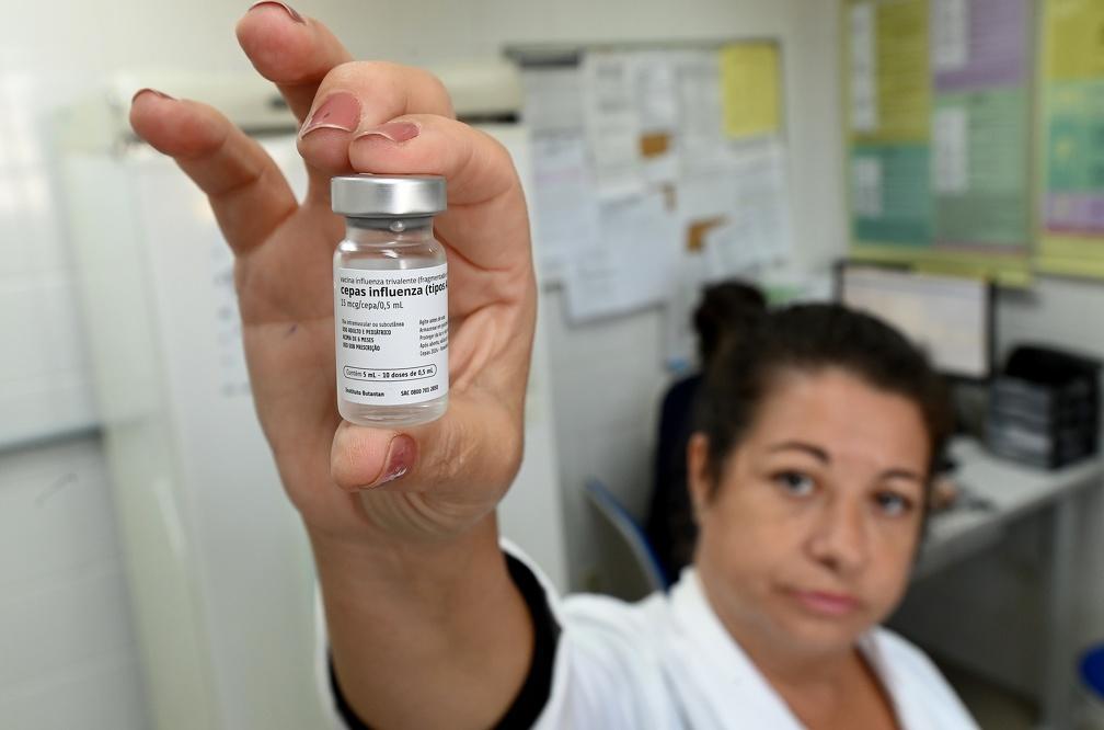 Vacina contra gripe: Saúde amplia público e pessoas a partir de 6 meses de idade podem ser vacinadas (Carlos Bassan)