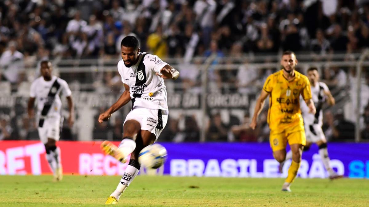 Gabriel Novaes marcou primeiro gol da partida aos 16 minutos do primeiro tempo (Marcos Ribolli/PontePress)