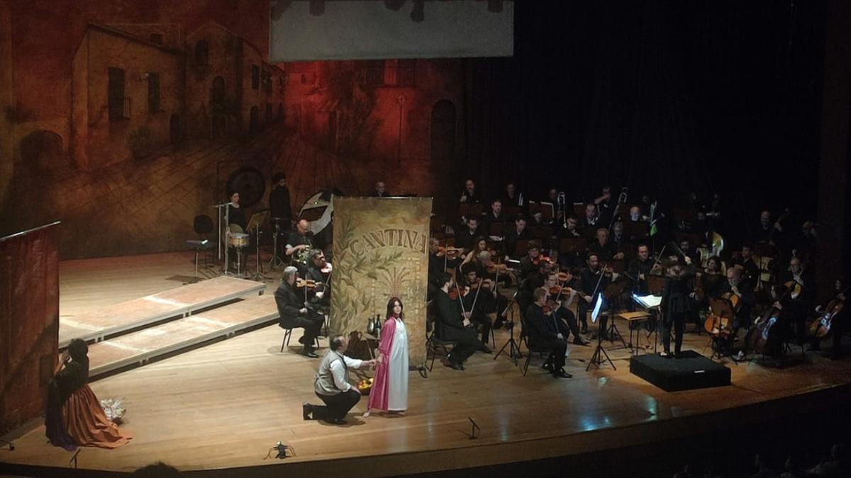 Montagem da ópera Cavaleria Rusticana, apresentada em 2023 em parceria entre Orquestra Sinfônica da Unicamp e Cia. Ópera São Paulo. (Divulgação/Vitor Lessa)