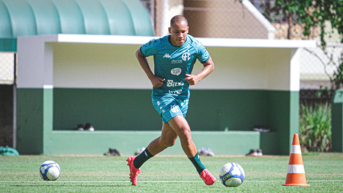 Pouco mais de um mês após ser anunciado como reforço pelo Guarani, o atacante Caio Dantas já teve tempo de se inteirar sobre o clima que envolve o Brinco de Ouro. (Raphael Silvestre/Guarani FC)