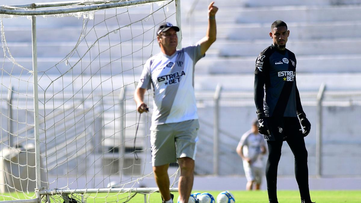 Treinador João Brigatti ainda avalia a escalação a ser utilizada (Marcos Ribolli)