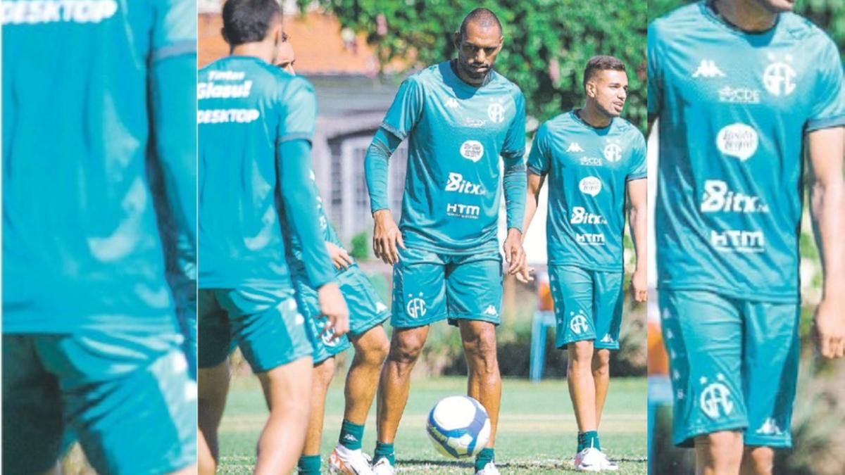 Douglas Bacelar ganhou a posição de titular na zaga (Raphael Silvestre/Guarani FC)