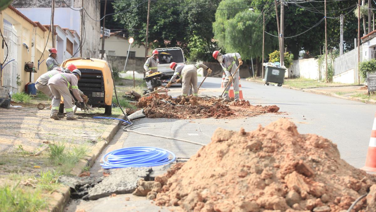 Troca de mais de 450 quilômetros de rede de água tratada é uma das medidas em andamento da Sanasa, dobrando em quatro anos tudo o que foi feito pela empresa de 1994 até 2020 (Kamá Ribeiro)