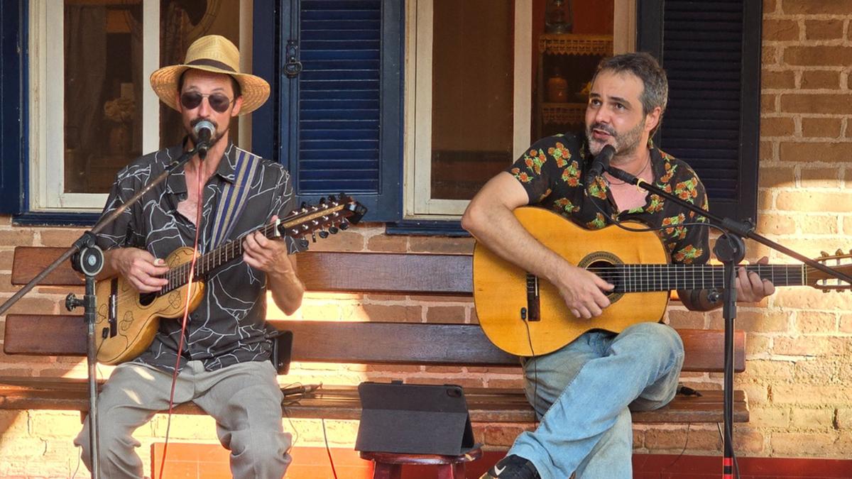 Yuri Garfunkel e Lula Fidalgo farão uma Prosa de Viola em Quadrinhos em 16 de junho (Divulgação)