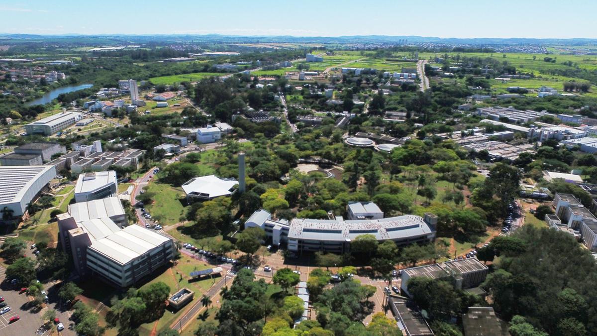 Apesar da queda no ranking, a pontuação geral da Unicamp teve uma leve melhora em relação ao ano passado, passando de 42,7 para 42,9; segundo o pró-reitor de Desenvolvimento Universitário, Fernando Sarti, a descida não preocupa a universidade e se deve à inclusão de novas instituições na avaliação, o que explicaria a queda nas posições (Alessandro Torres)