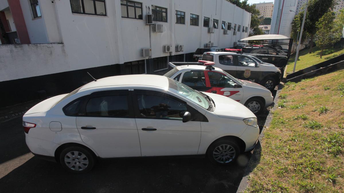 Os sequestradores do residente em medicina utilizaram um Fiat Siena branco para dar cobertura à ação (Rodrigo Zanotto)