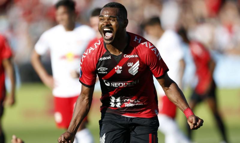 Athletico-PR supera Bragantino e conquista Copa Sul-Americana 