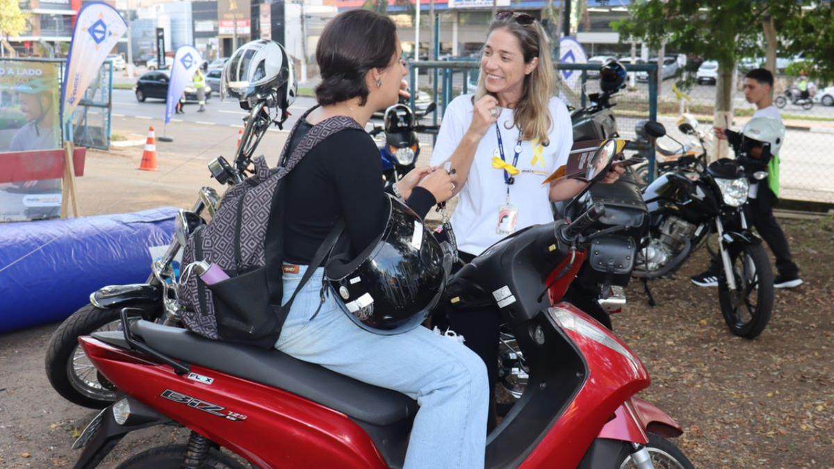 Cerca de 160 antenas corta-pipa já foram distribuídas na #Desacelera (Divulgação/Emdec)