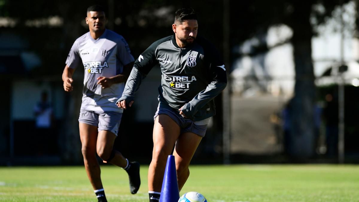Elvis temchance de retornar hoje ao time titular (Mrcos Ribolli)