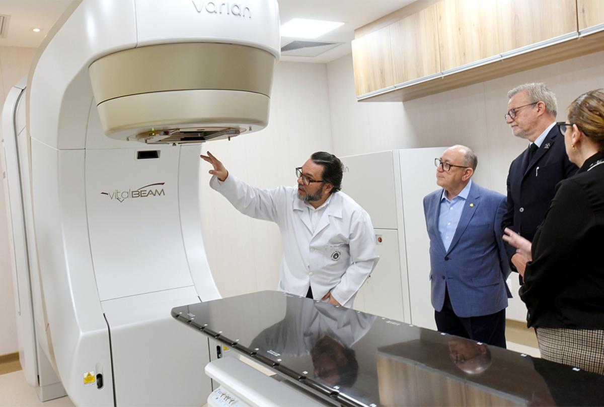 Para receber o equipamento, a Unicamp precisou construir um novo bunker, de 100 m² de área e paredes com mais de 1,5 metro de espessura; adequação custou R$ 1,5 milhão, montante pago pela própria Universidade (Divulgação Unicamp)