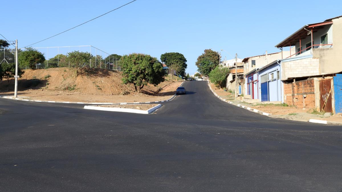 Além da transformação visual, pedestres e motoristas ganham mobilidade para circular pelas ruas asfaltadas do residencial (Fernanda Sunega)