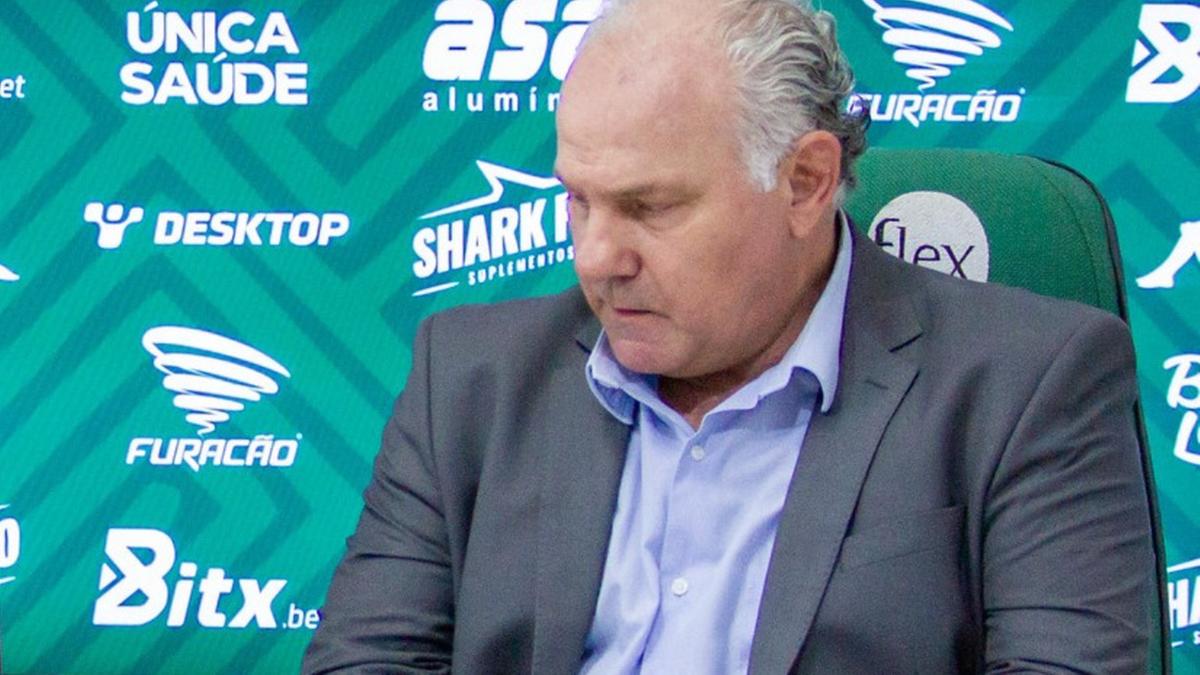 Toninho Cecílio contratou sete jogadores nesta janela de transferência (Raphael Silvestre/Guarani FC)