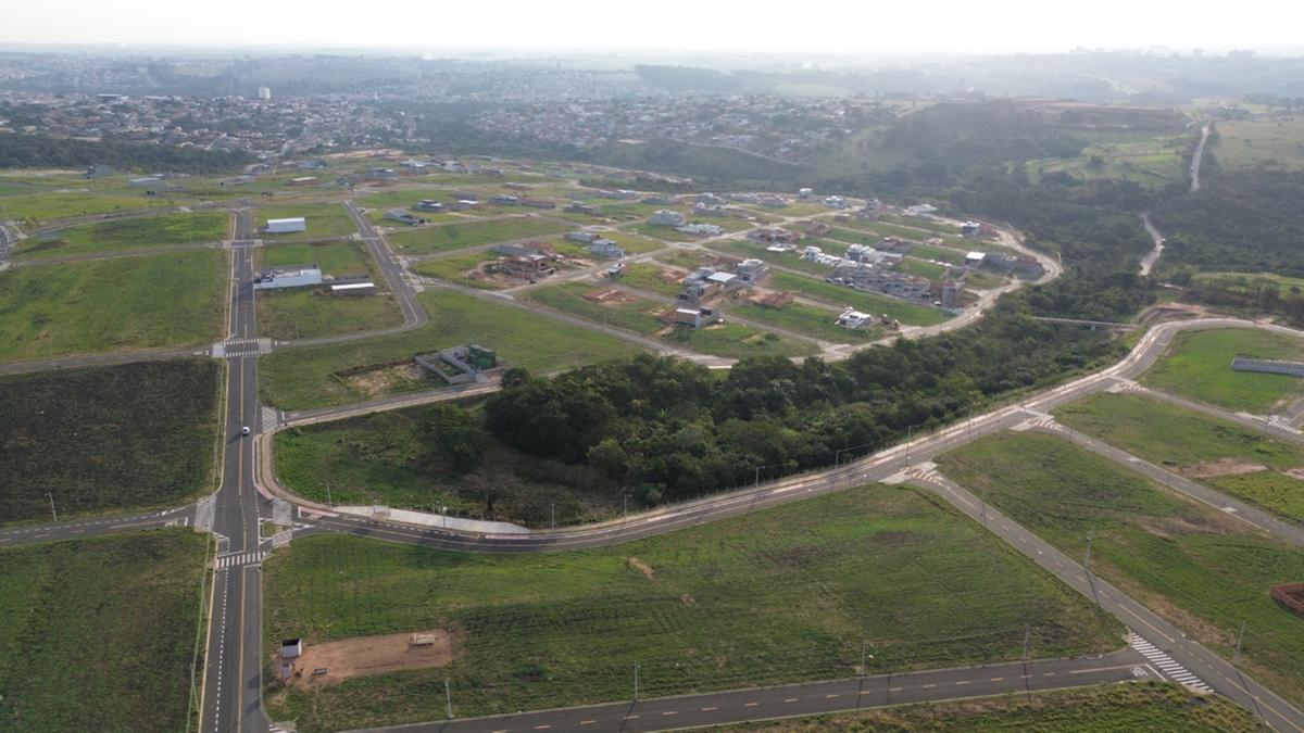 Loteamento no Distrito do Campo Grande, uma das áreas de maior expansão imobiliária de Campinas; o secretário de Planejamento, Marcelo Coluccini, ressaltou que os dados demonstram uma vitalidade essencial para o desenvolvimento econômico da cidade, que é o núcleo de uma região metropolitana com 3,2 milhões de habitantes (Alessandro Torres)