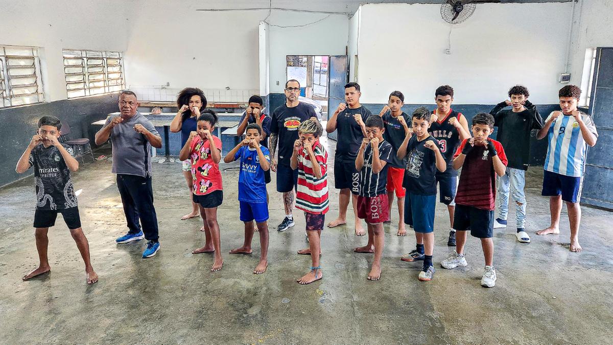 As aulas gratuitas no Jardim Yeda começaram na última terça-feira: primeiros passos (Divulgação)