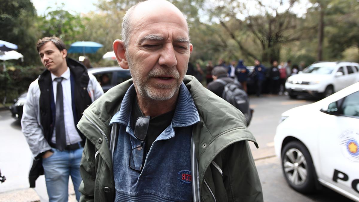 Ricardo Rodrigues foi a terceira pessoa a chegar ao local do acidente: "O avião caiu inteiro no chão, não faltava nenhuma parte das asas. Somente depois ele explodiu" (Kamá Ribeiro)
