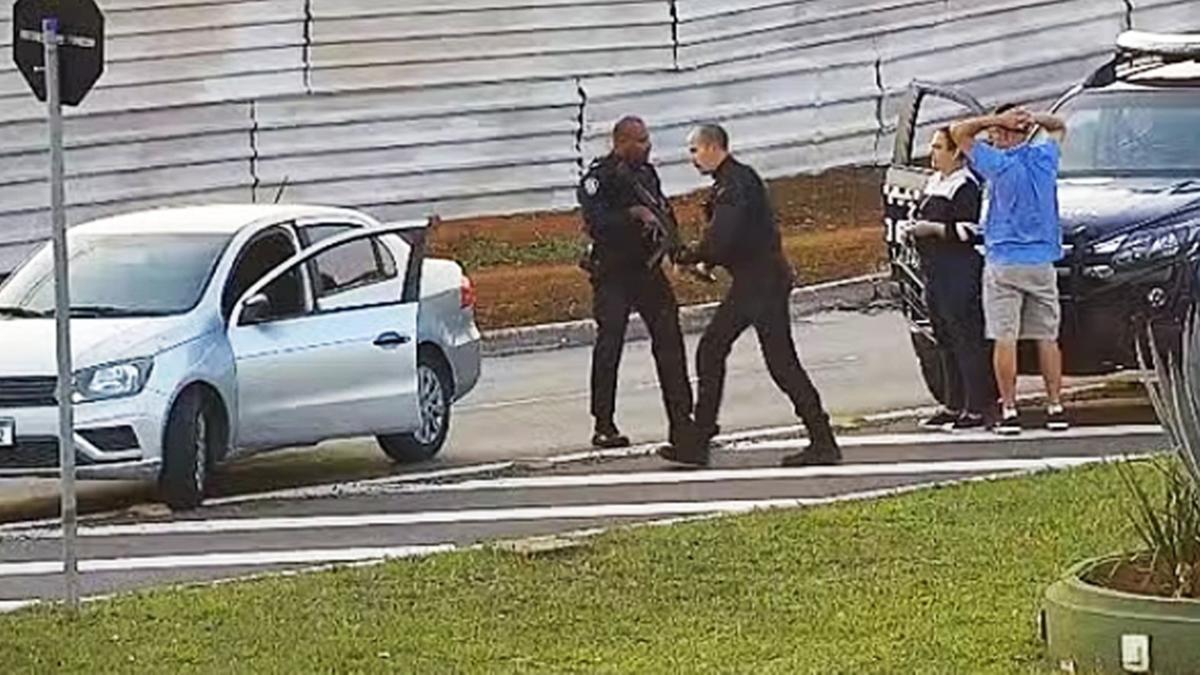 Agentes da GM de Paulínia agiram com rapidez para capturar os estelionatários na Avenida José Paulino, localizada no Centro da cidade (Redes Sociais)