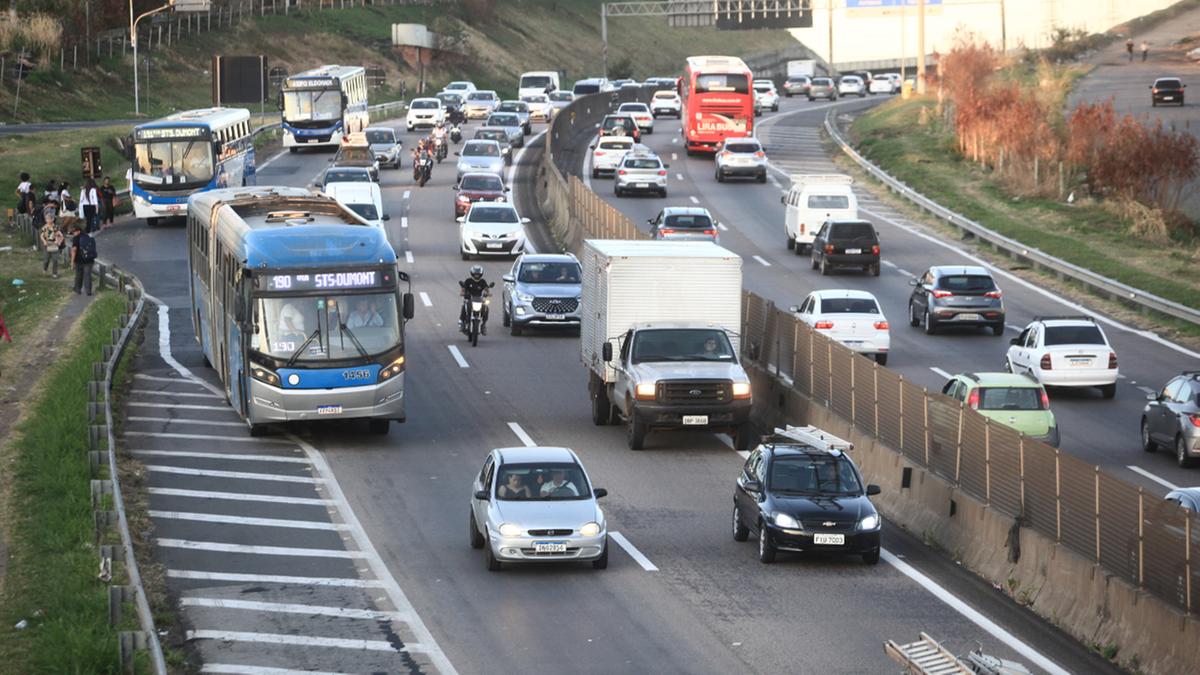 Santos Dumont (SP-075) é a rodovia com o maior número de mortes de pedestres por atropelamento no período de janeiro a julho de 2023 e 2024, total de oito; no mesmo recorte temporal, mas em vias urbanas, as avenidas John Boyd Dunlop e Senador Saraiva acumulam, respectivamente, três e dois óbitos pelo mesmo motivo (Kamá Ribeiro)