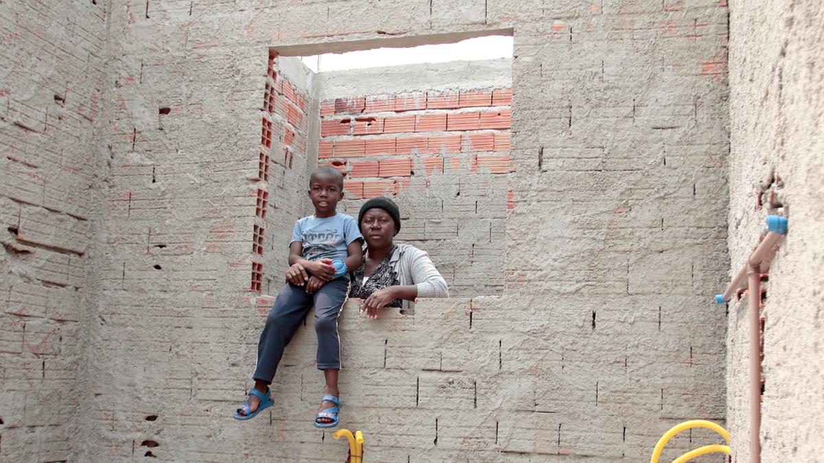 A região também conta com 8.271 imóveis localizados em cortiços ou com a estrutura degradada ou inacabada, como o da família da dona de casa Rosalienne Lamothe, moradora de Campinas (Denny Cesare)