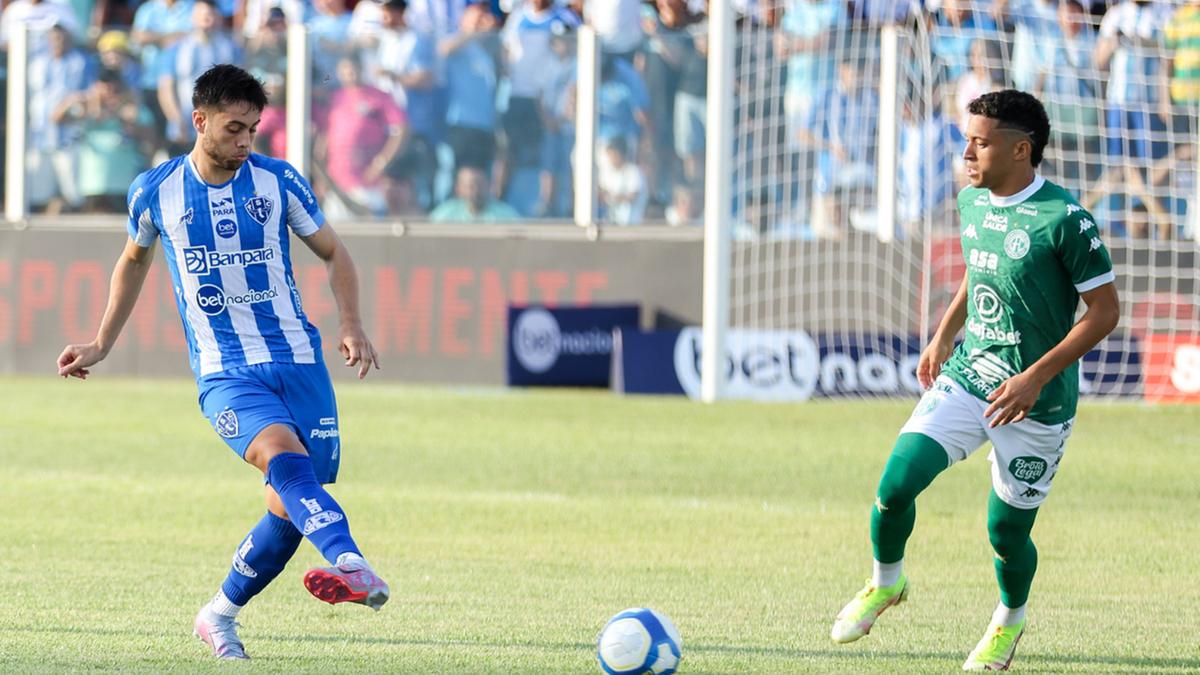 Marlon Douglas deixou o campo da Curuzu, em Belém, depois de sentir dores na coxa em um arranque na etapa inicial e deve desfalcar o time do Guarani na partida de amanhã, no Brinco de Ouro (Jorge Luís Totti/Paysand)