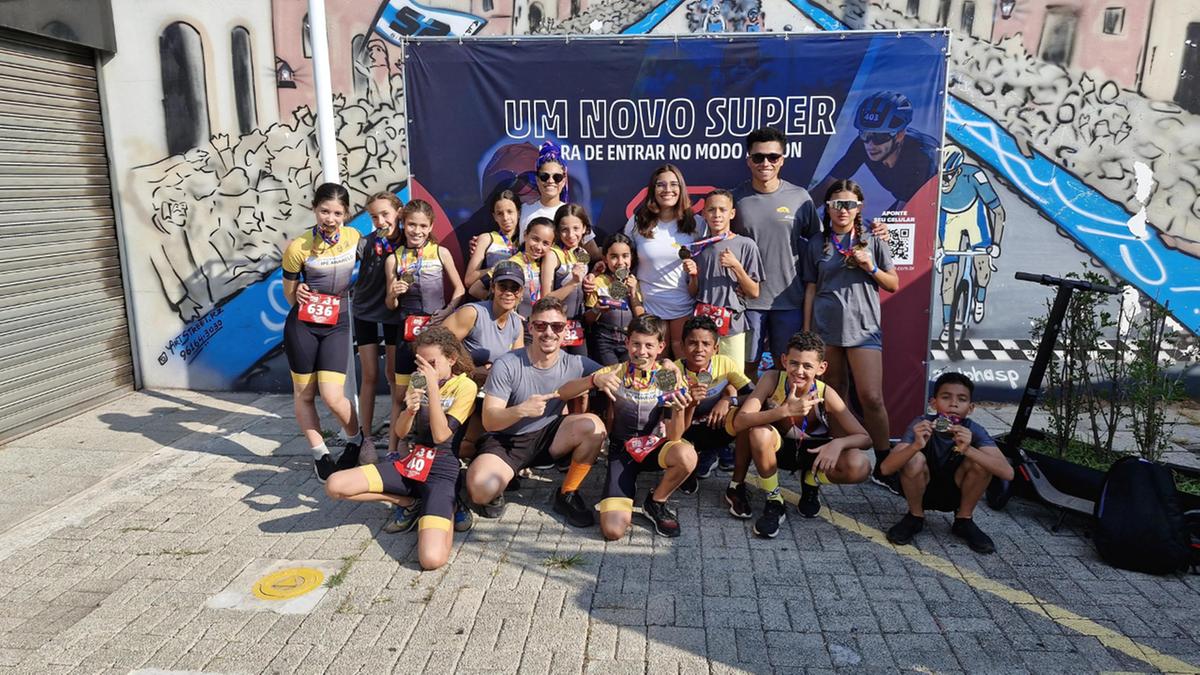 O Ipê Amarelo atende gratuitamente 67 crianças e adolescentes nas aulas de triathlon (Divulgação)