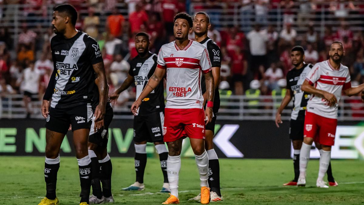 Gabriel Novaes, Emerson (ao fundo), Mateus Silva e Luiz Felipe em ação (Francisco Cedrim-CRB)