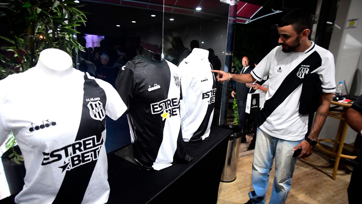 No lançamento, Ponte vendeu 500 unidades da nova camisa em um dia (Marcos Ribolli)