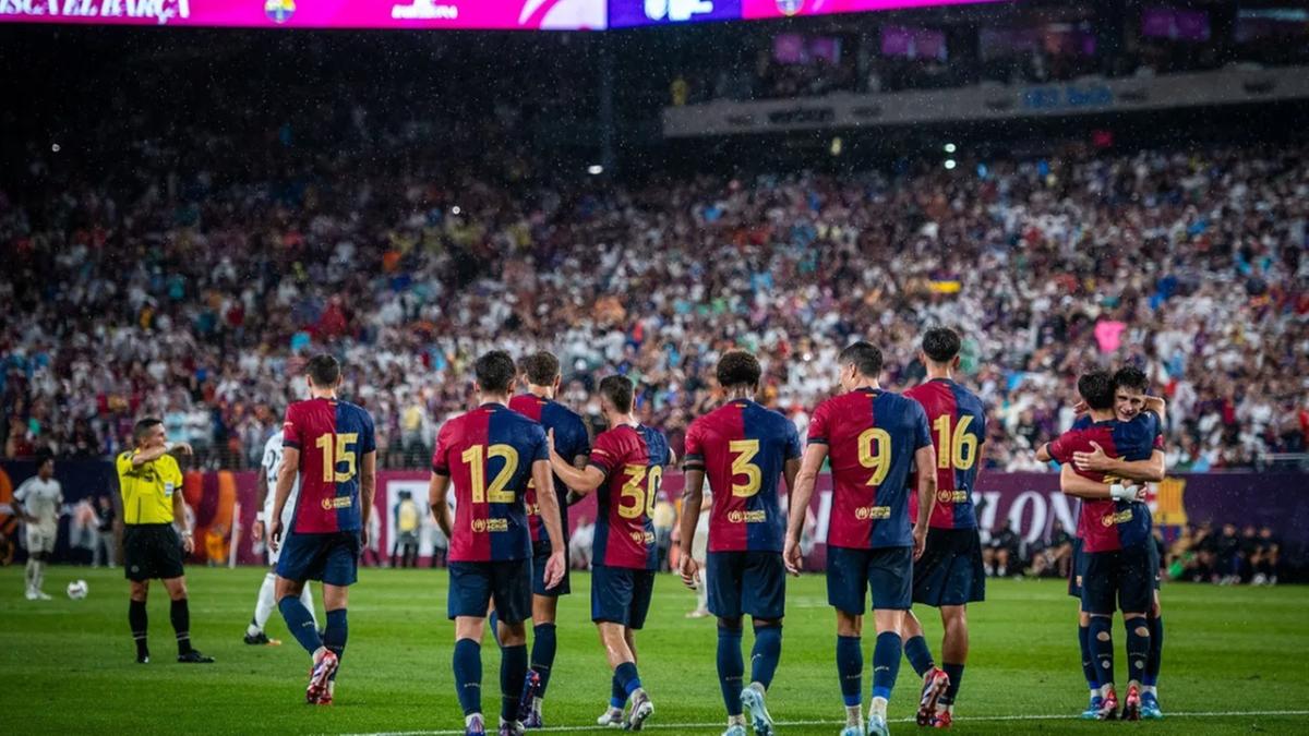 Barcelona é punido por faixa de cunho nazista exibida pela torcida na Liga dos Campeões (FC Barcelona)