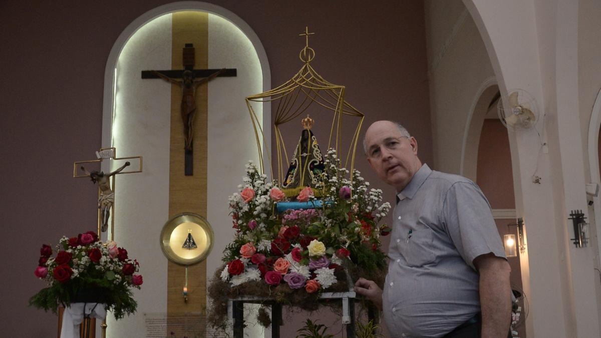 O monsenhor José Eduardo Meschiatti, pároco da Igreja de Nossa Senhora Aparecida, em Campinas: celebração do dia da padroeira contará com seis missas e uma procissão (Alessandro Torres)