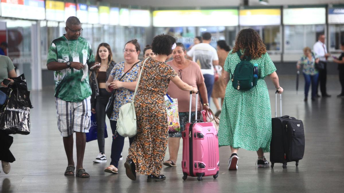 O movimento no Terminal Rodoviário Ramos de Azevedo, em Campinas, começa a aumentar a partir de hoje; perto de 84 mil pessoas devem passar pelo local durante o feriado prolongado (Kamá Ribeiro)