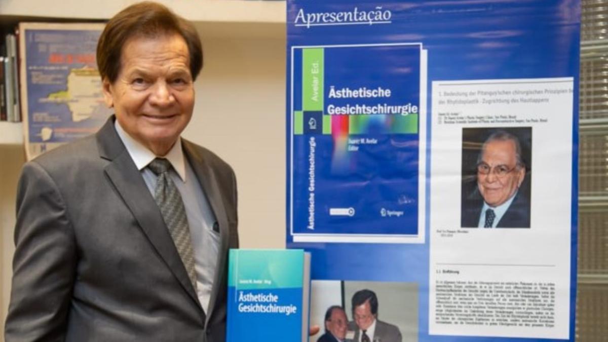 O cirurgião plástico Juarez Avelar convidou 17 academias cristãs de diferentes estados para compor a I Feira Nacional do Livro (Divulgação)