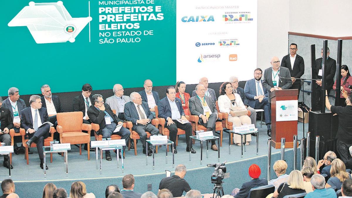 Os prefeitos eleitos e reeleitos estão preocupados com a possível perda de recursos por causa das regras impostas pela reforma tributária: grupo quer fortalecer o conceito de municipalismo para garantir direitos (Rodrigo Zanotto)