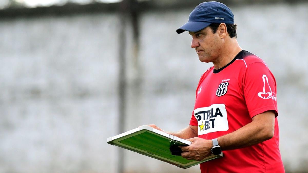 Brigatti faz último jogo como treinador antes de assumir como gerente (Marcos Ribolli)