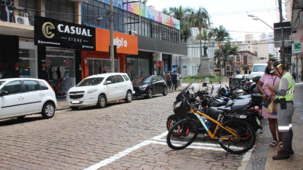 Serão implantadas 12 vagas no sistema rotativo da Zona Azul (Divulgação/Emdec)