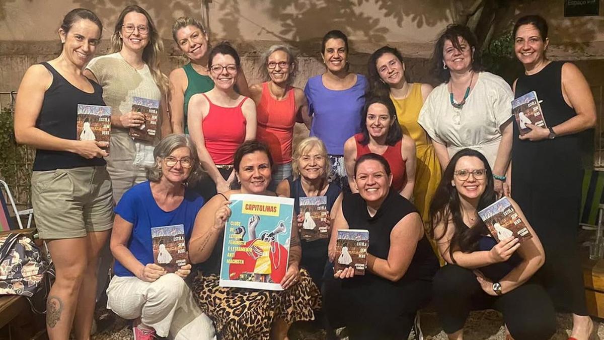As mulheres do clube ‘Capitolinas’ se reunirão mensalmente para debater um livro da literatura nacional contemporânea (Reprodução/Instagram)