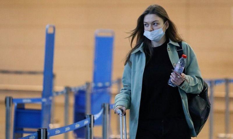 Viajantes foram diagnosticados em voo proveniente da África do Sulr
 (Reuters/ Evgenia Novozhenina)