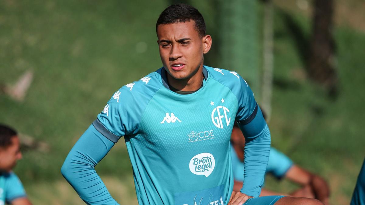 O jovem volante Nathan é titular no meio de campo bugrino (Raphael Silvestre\Guarani FC)
