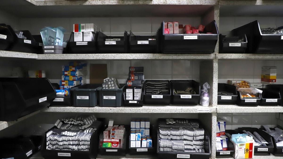 Medicamentos disponíveis em farmácia de CS em Campinas (Fernanda Sunega)