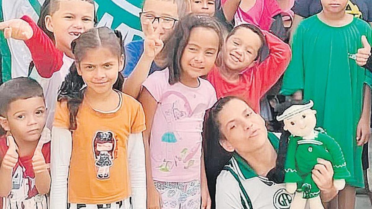 Crianças são impactadas por iniciativas das torcedoras (Divulgação)
