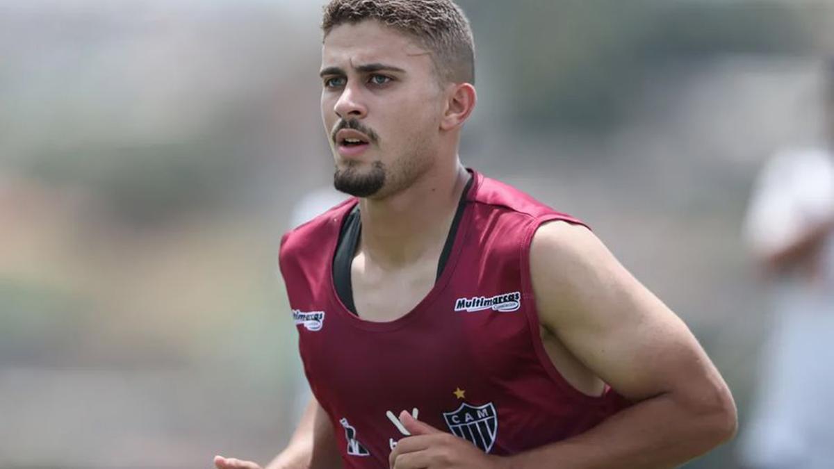 O ponta Luiz Felipe, de 23 anos, fez três jogos pelo Campeonato Mineiro deste ano Equipe Sub-20 teve acompanhamento psicológico na temporada passada (Pedro Souza\Atlético-MG)
