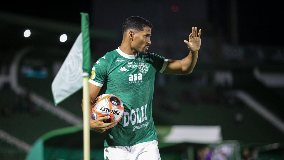 Remanescente de 2024, Emerson Barbosa cresceu muito de produção nos primeiros meses de 2025 (Raphael Silvestre\Guarani FC)