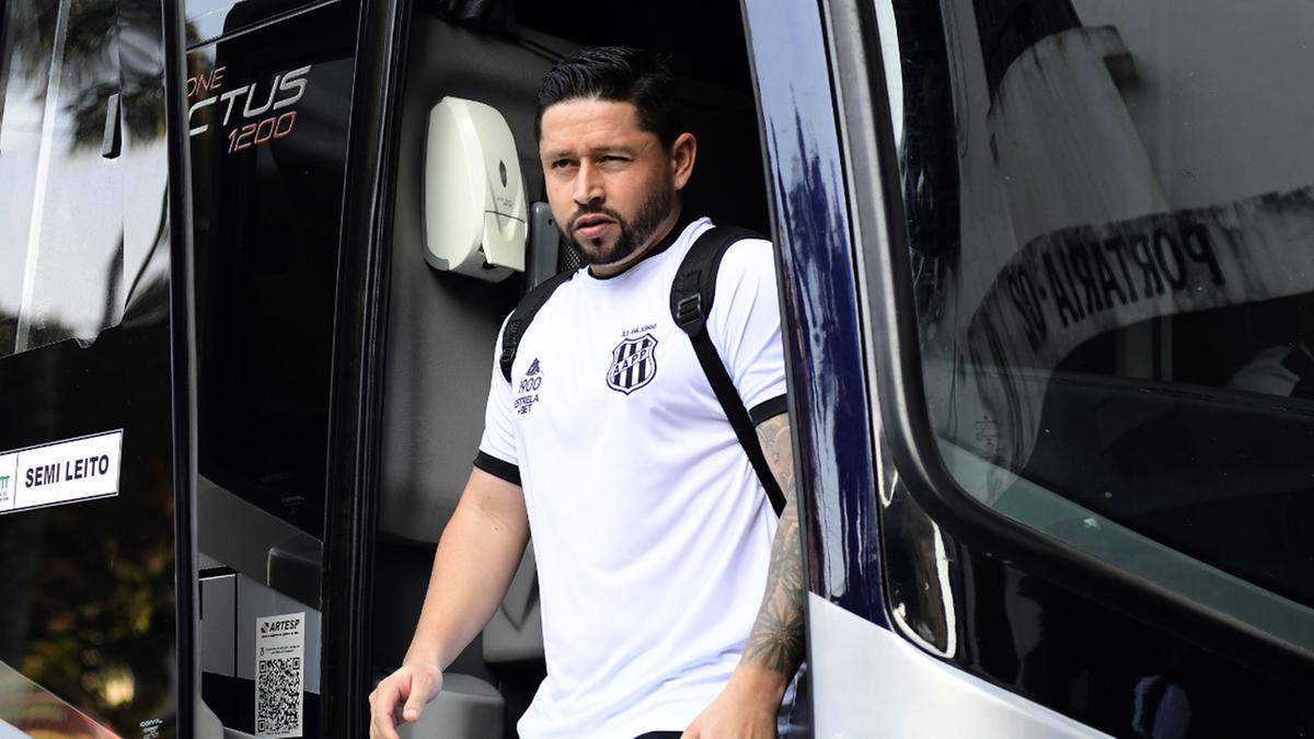 Elvis quer comemorar mais um acesso, o segundo com a Ponte Preta (Marcos Ribolli)